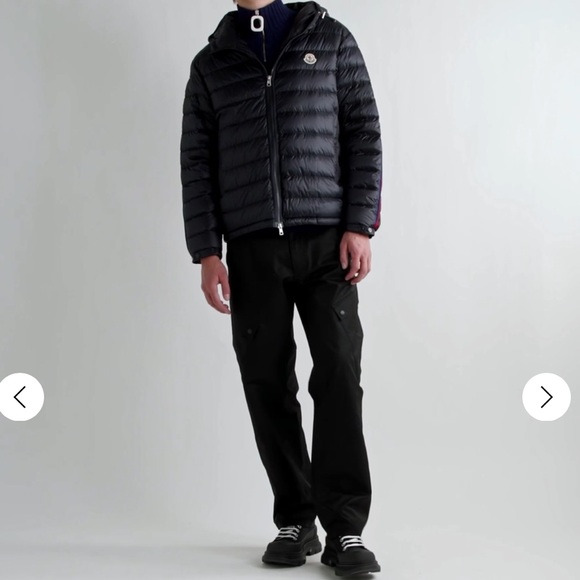 MONCLER
Quilted Shell Down Jacket. Size:4 XL - Picture 5 of 9